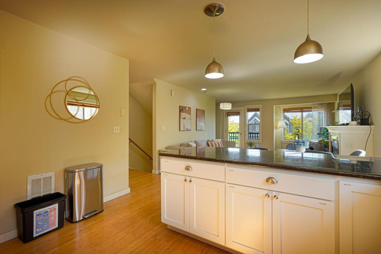 Stylish North Seattle Townhouse- Dual Master Suites Exterior foto